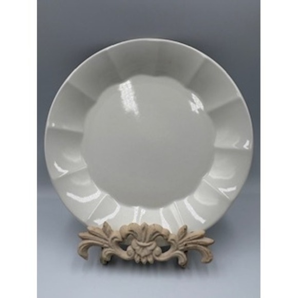 Lauren Ralph Lauren Other - LAUREN RALPH LAUREN Salad Plates 8.5" White Boxwood Fluted Scalloped Set of 2‎